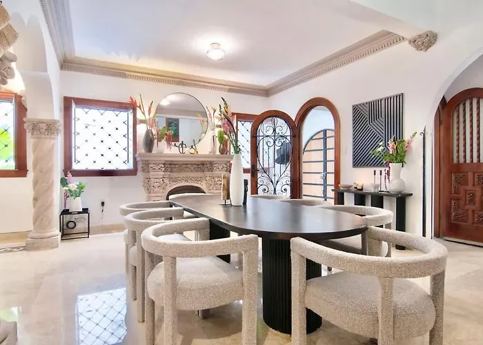 Holiday home Breathtaking 9 Bedroom Huge Rooftop W 4 Ac Condesa