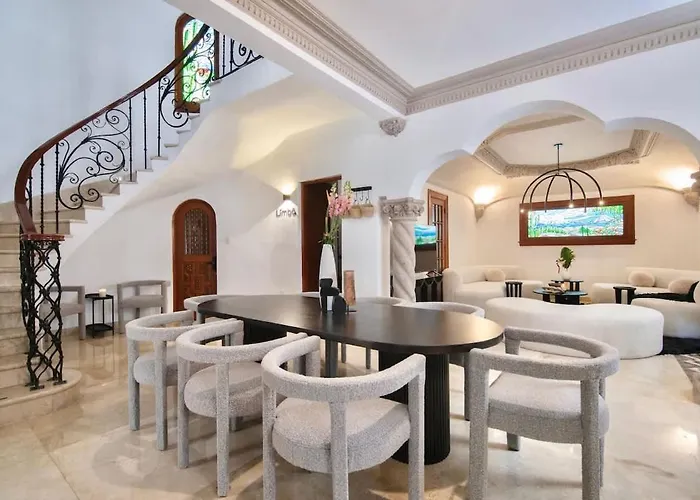 Breathtaking 9 Bedroom Huge Rooftop W 4 Ac Condesa Holiday home Mexico City