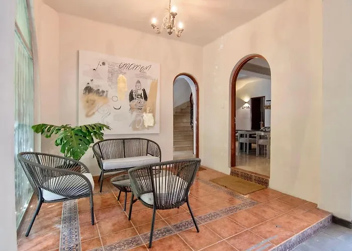 Breathtaking 9 Bedroom Huge Rooftop W 4 Ac Condesa Mexico City